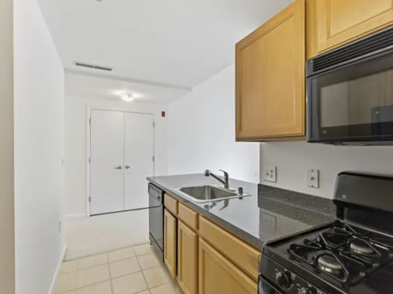 350 G St SW #N226 — Photo 7