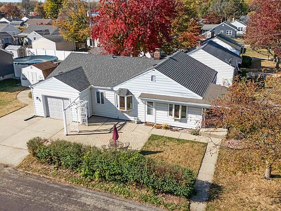 2nd image of 1200 W Crestwood Dr