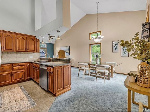 5th image of 829 Buchanan Lane