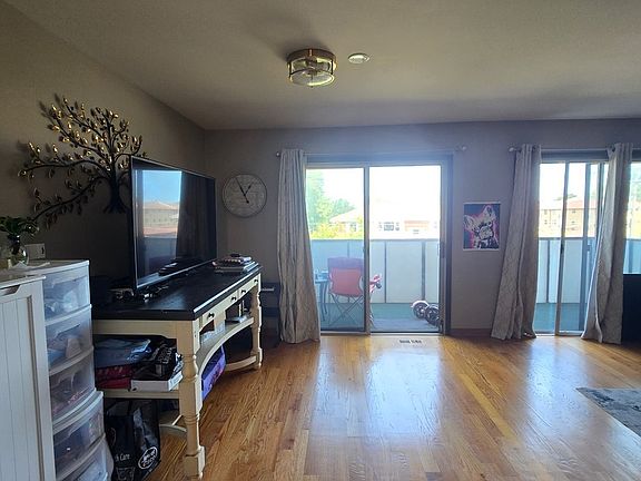 4th image of 150 E Grand Ave APT 302