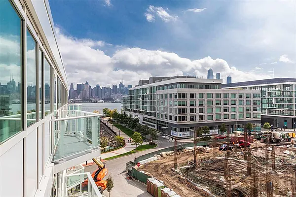 Rented by Keller Williams City Life Realty | media 10