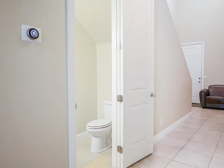 E Torrey Pines Dr — Photo 24