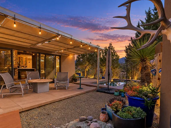 133 Vista Redonda, Santa Fe, NM 87506