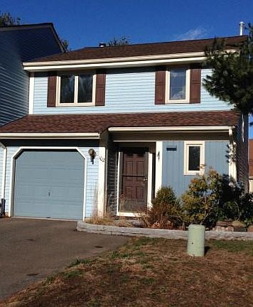 3rd image of 102 Copper Beech Dr