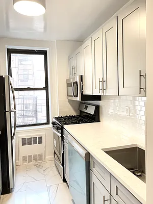 Rented by Chana Ofek, LREB | media 1