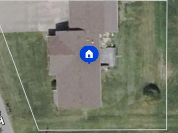 4152 N Beach St, Sanford, MI 48657