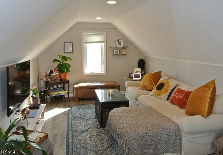 11 Delaware Pl #3 — Photo 6