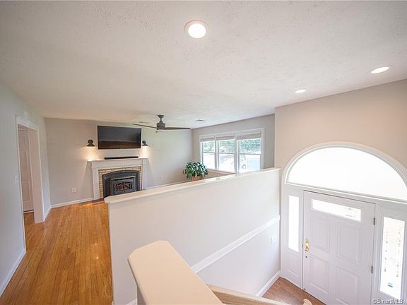 3rd image of 37 Monticello Dr