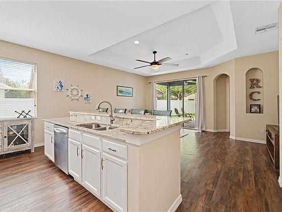 3rd image of 14250 Lake Live Oak Dr