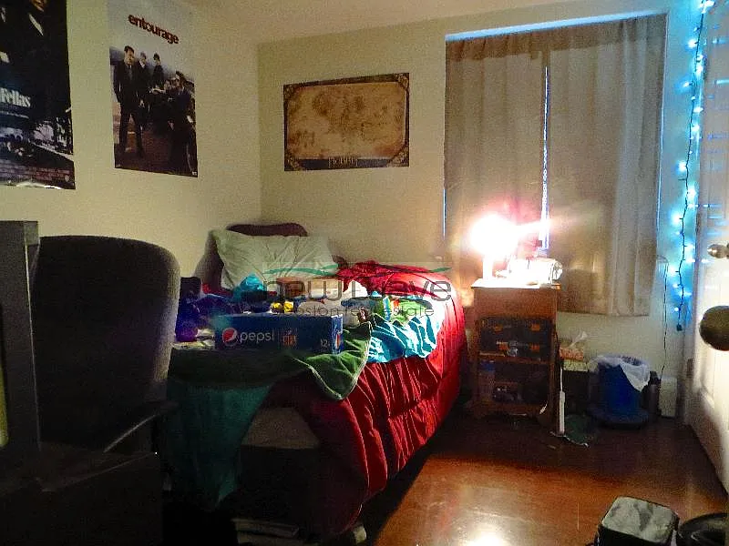 3 bed, 1.5 bath, 1000 sqft, $5,100 — Photo 2