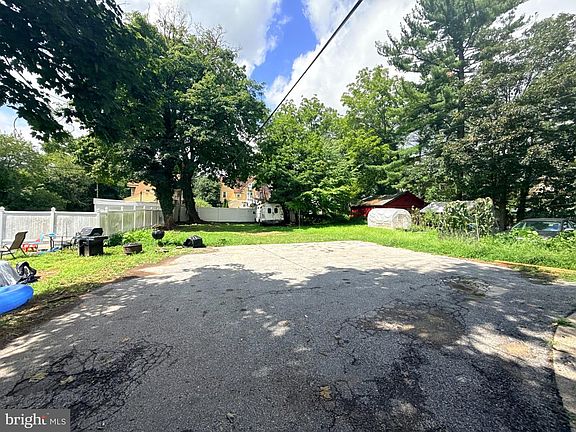 4th image of 24 Owen Ave