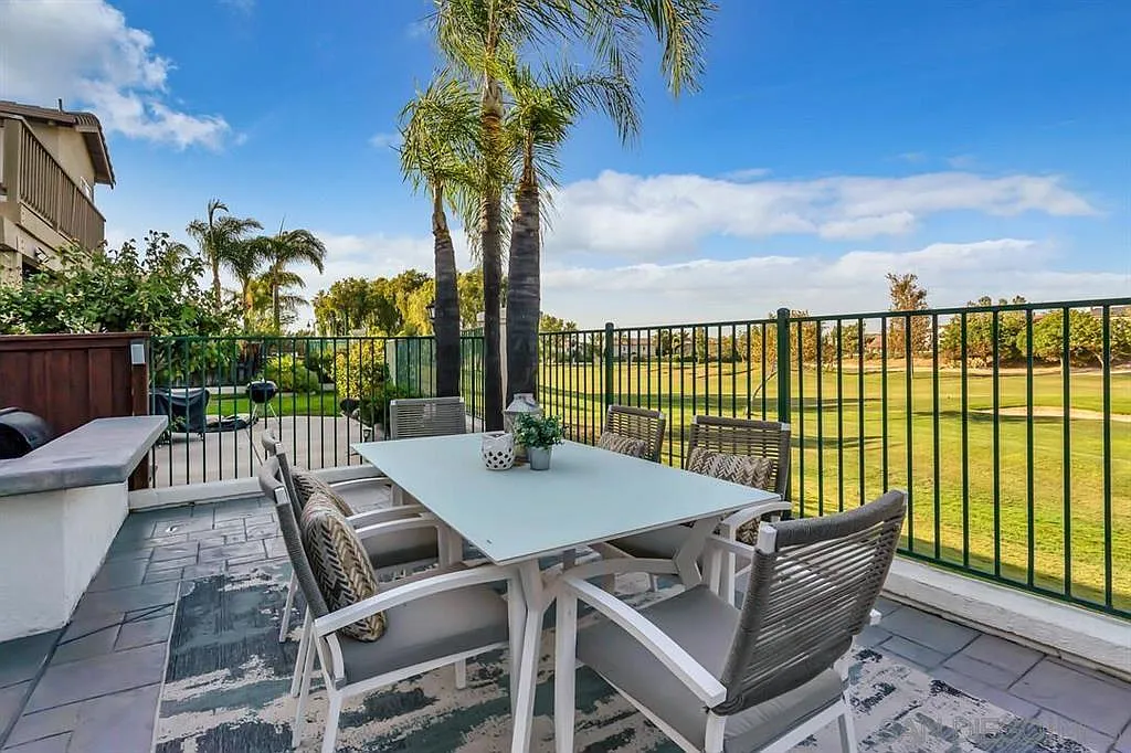 5 bed, 3025 sqft, $7,500 — Photo 3