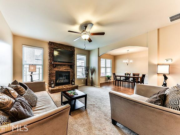 2nd image of 226 Highland Village Ln