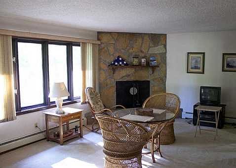 4th image of 663 De Pauw Dr