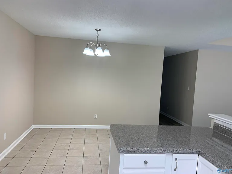 2721 Columns Way SW — Photo 4