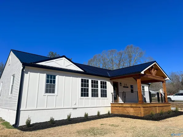 215 4th St NW, Arab, AL 35016