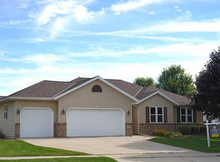 42 Yacoub Ln, Fond Du Lac, WI 54935