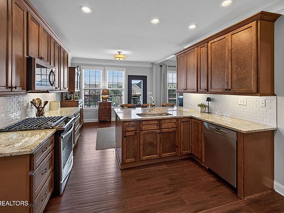 3rd image of 2626 Nicholas View Ln