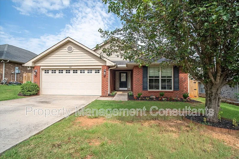3 bed, 2.0 bath, 2007 sqft, $1,950 — Photo 2