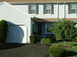 2404 Dogleg Dr, Warrington, PA 18976