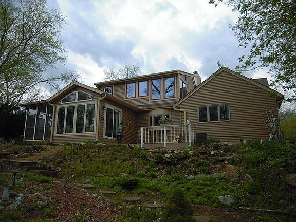 3rd image of 515 Glenwood Dr