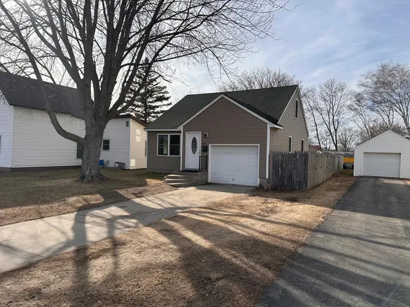 307 1st St NW, Wadena, MN 56482