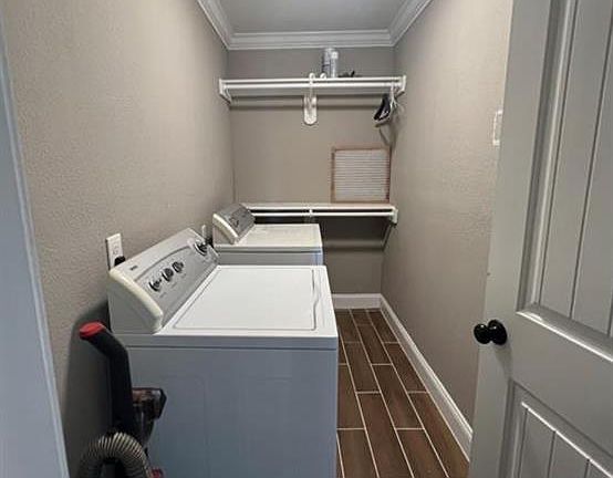 3rd image of 8154 Sandhurst Dr