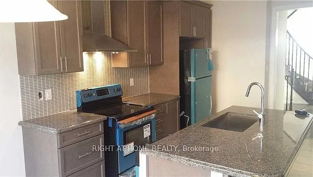 123 Huguenot Rd — Photo 4