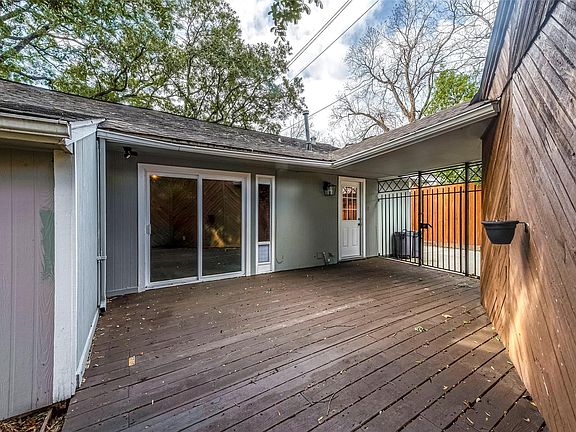 4th image of 7810 Locke Ln