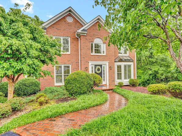 3615 Larson Oaks Dr, Roanoke, VA 24018