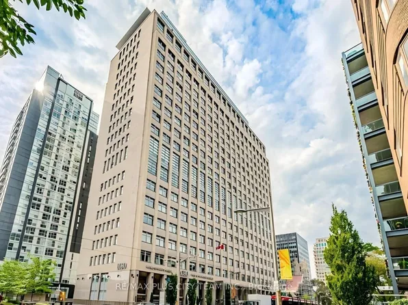111 Saint Clair Ave W, Toronto, ON