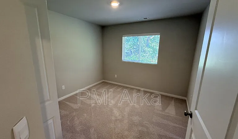 10823 32nd St NE — Photo 10