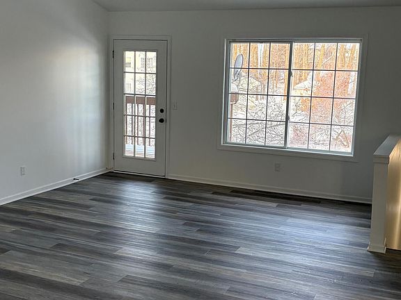 4th image of 190 Hunters Ln NE #38