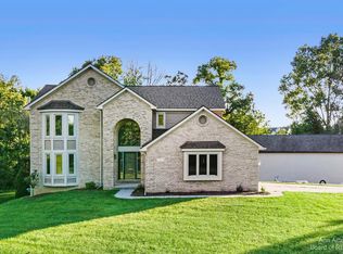 8778 Peer Rd, South Lyon, MI 48178