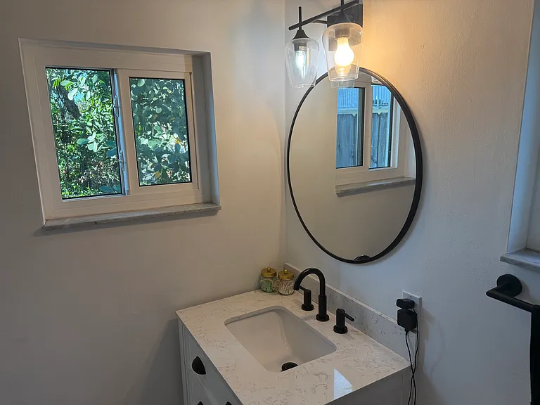 626 NW Poinsettia St — Photo 14