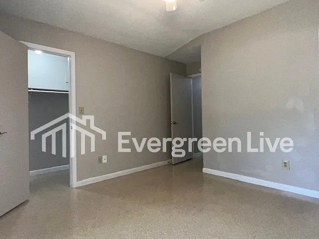 105 Celestin Ct — Photo 10