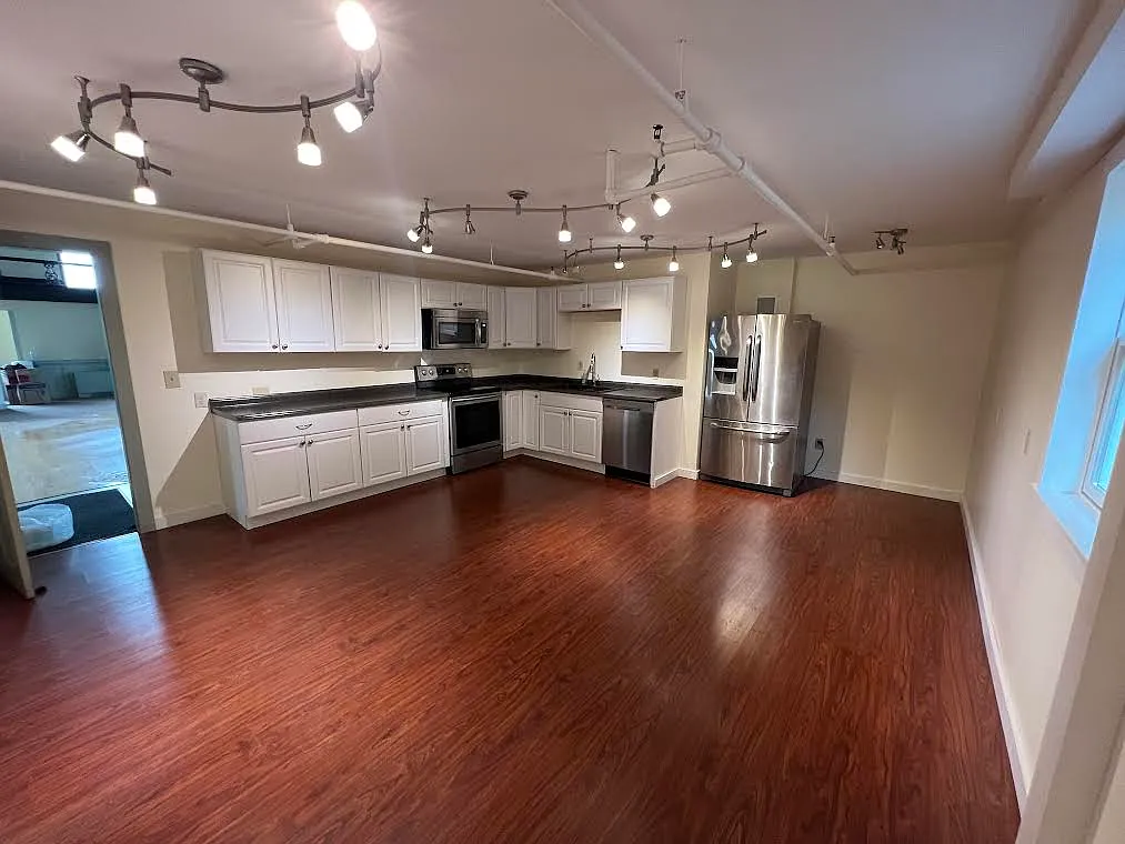 1 bed, 5000 sqft, $5,750 — Photo 4