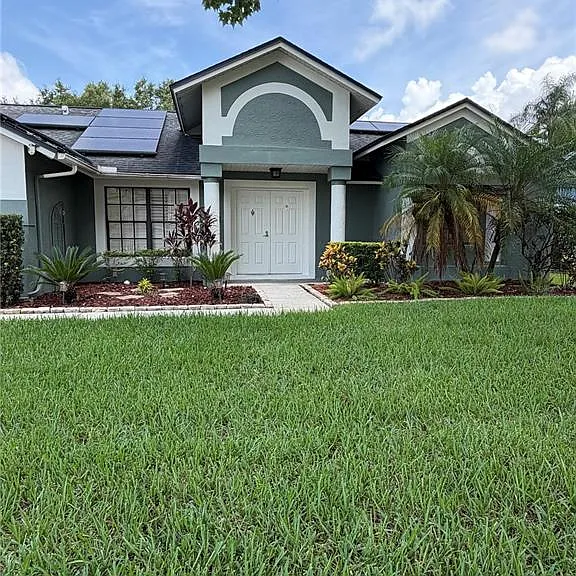 3221 Oakwood Pl — Photo 1