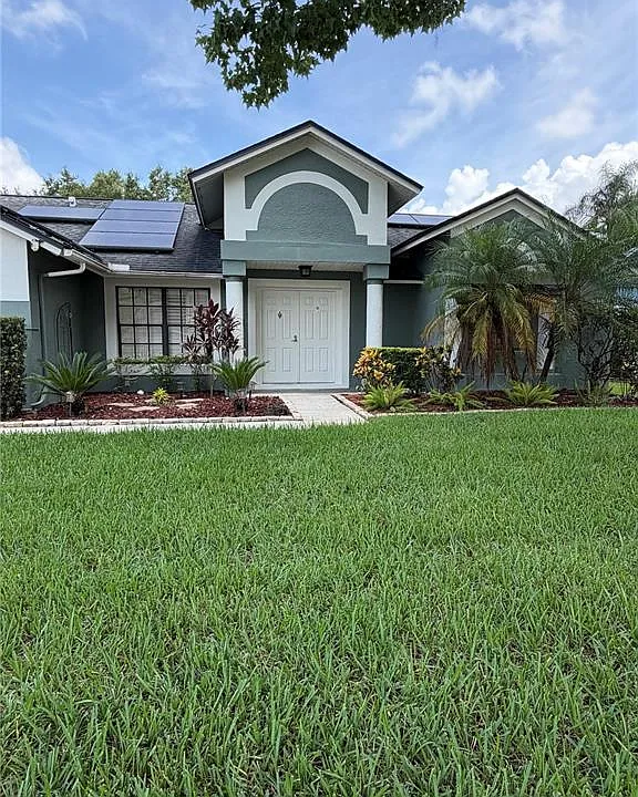 3221 Oakwood Pl
