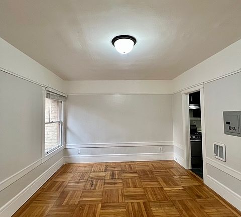 3rd image of 825 Jones St #2