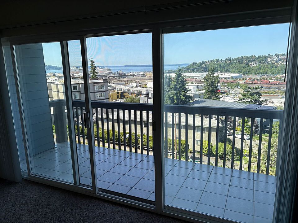 1st image of 2500 Gilman Dr W APT 403