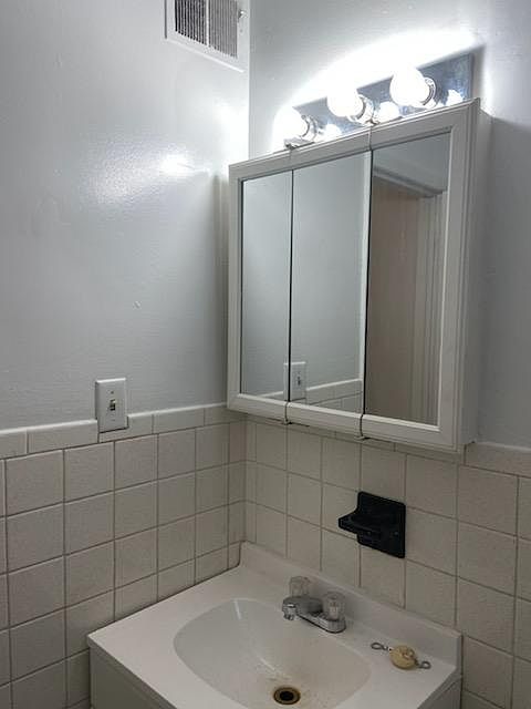1st image of 1936 Oakland Park Ave #C