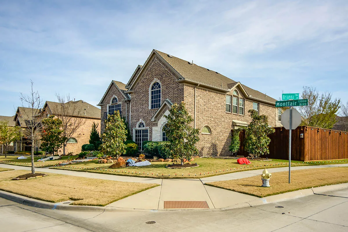 4 bed, 4238 sqft, $4,700 — Photo 2