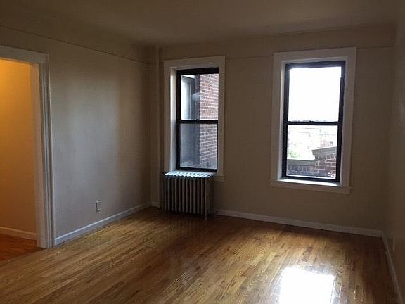 5th image of 22410 Jamaica Ave APT 5F