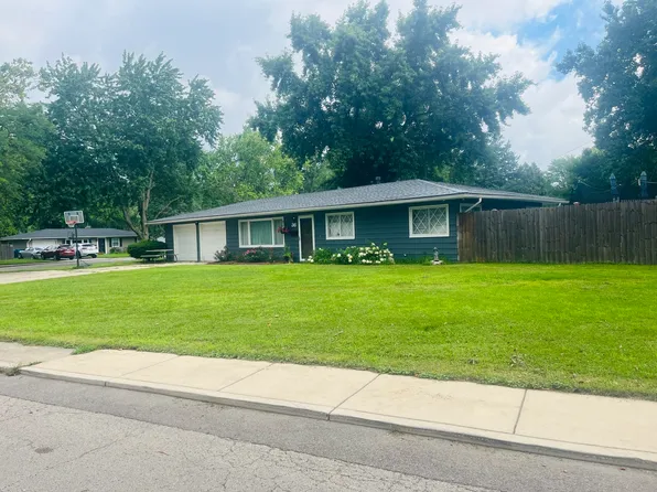 36 Circle Dr E, Montgomery, IL 60538