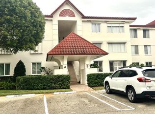 104 Half Moon Cir APT B2, Hypoluxo, FL 33462