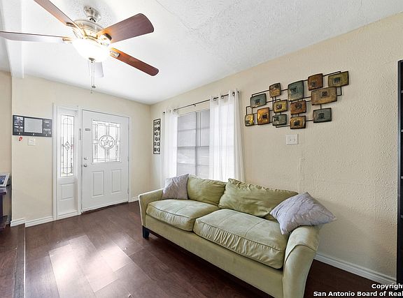 3rd image of 331 Mahota Dr