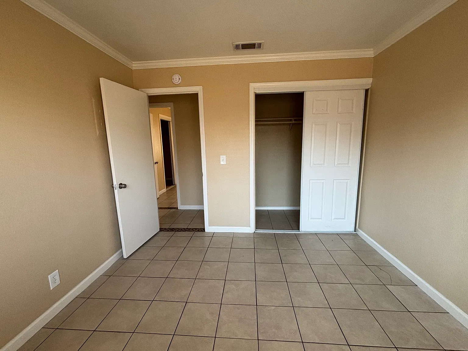 2 bed, 850 sqft, $1,475 — Photo 4
