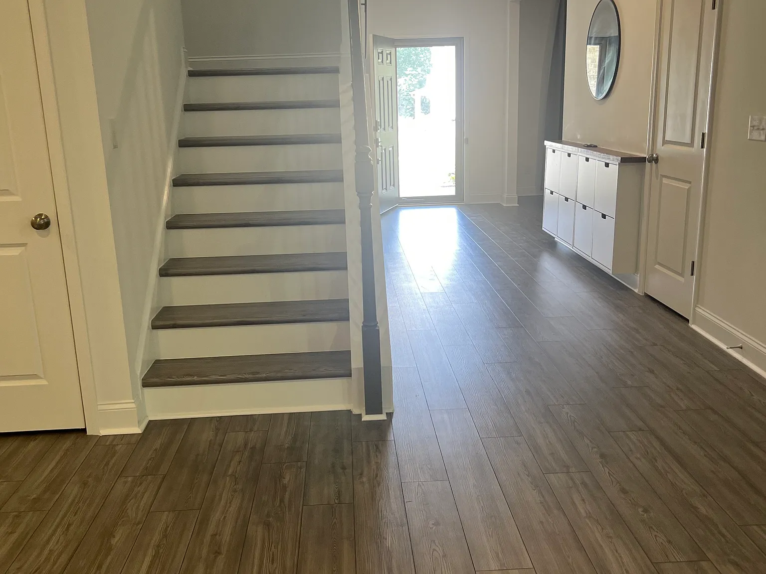3463 Hillyard Dr — Photo 3