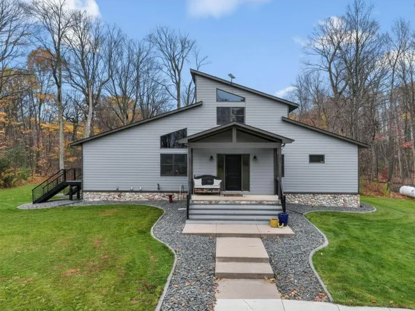 34010 Pioneer Ave, Center City, MN 55012